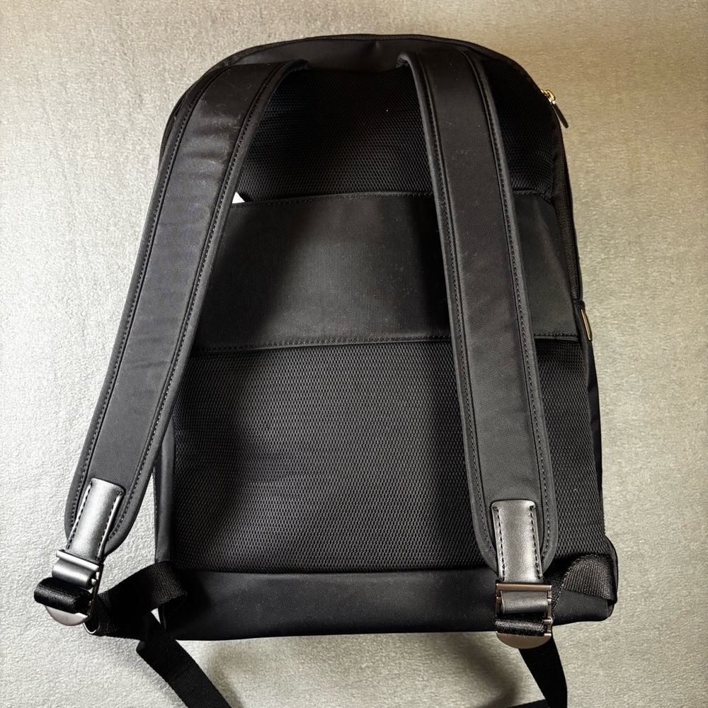 Away The Everywhere Zip Black Backpack Jet Black - Picture 4 of 15